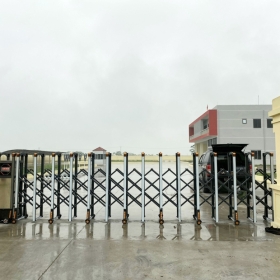 Thi công cổng xếp theo yêu cầu 